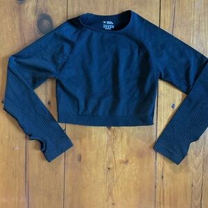 Black Long Sleeve Athletic Crop Top (M)